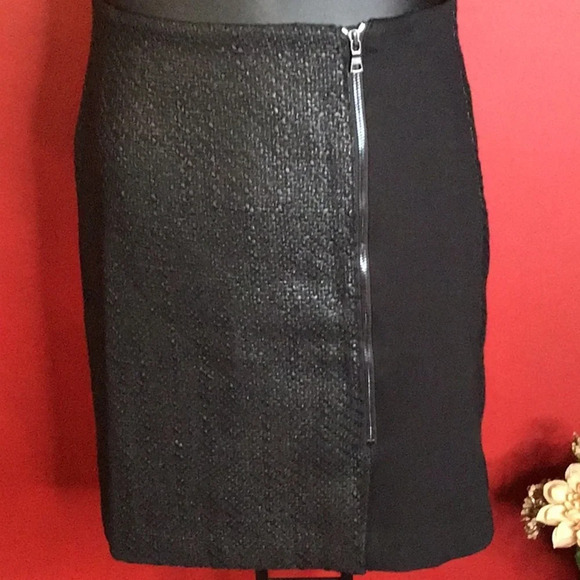 ANN TAYLOR TWEED SKIRT SIZE 0 - Picture 2 of 3
